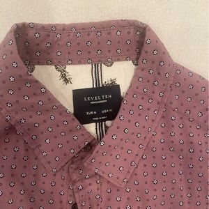 Level ten short sleeves men’s button up shirt.